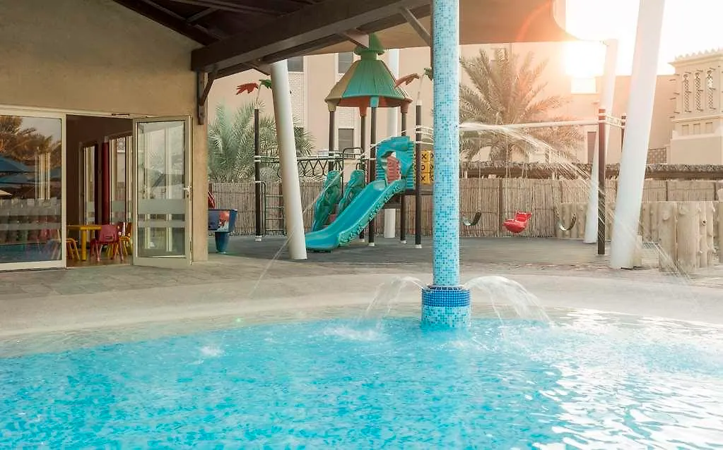 Coral Beach Resort Sharjah 4*,
