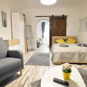 Apartament Castle Garden