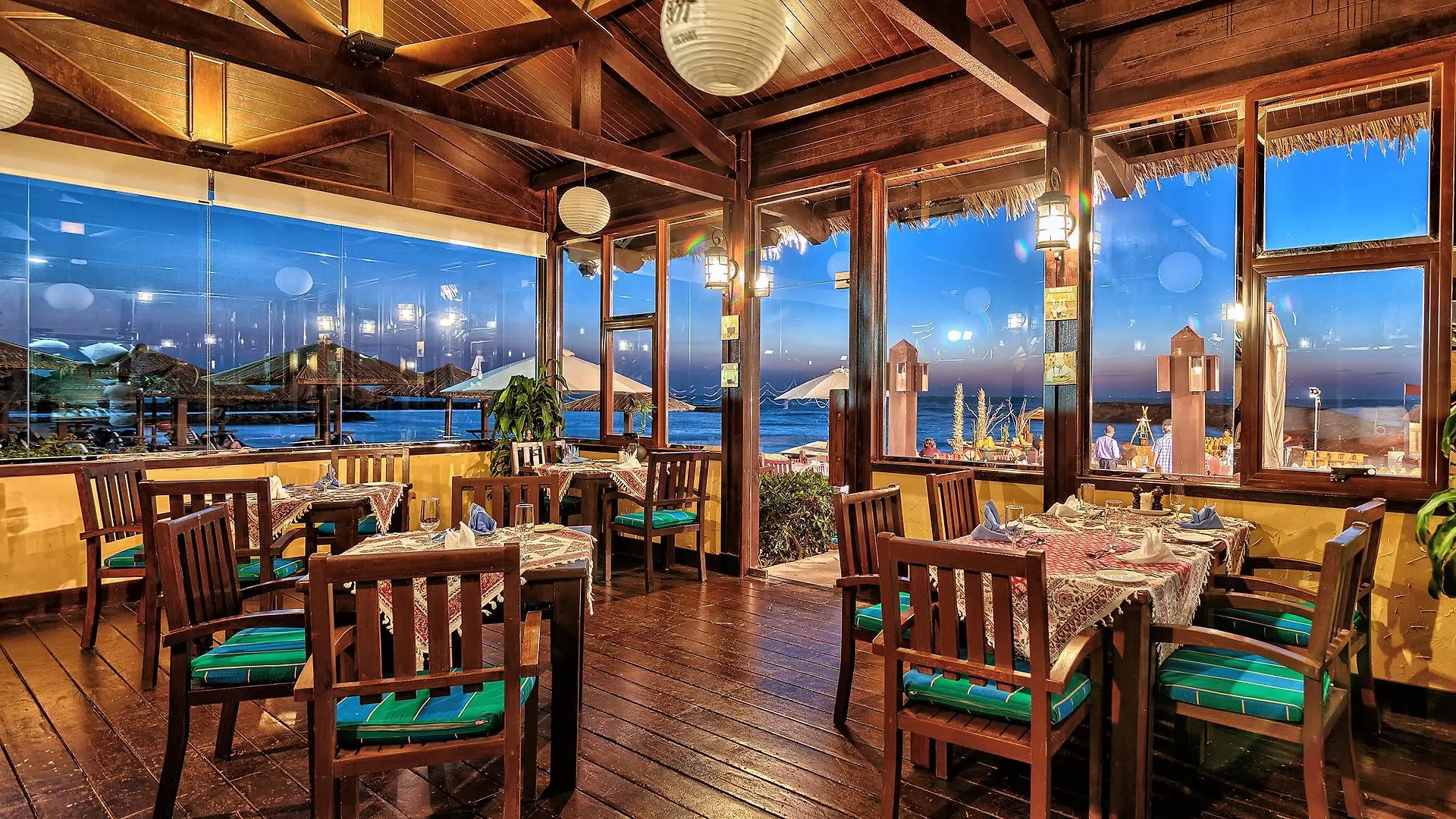 ****  Coral Beach Resort Шарджа ОАЭ